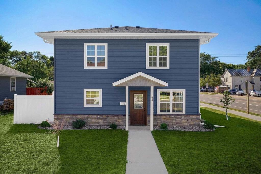 1002 7th STREET S, La Crosse, WI 54601