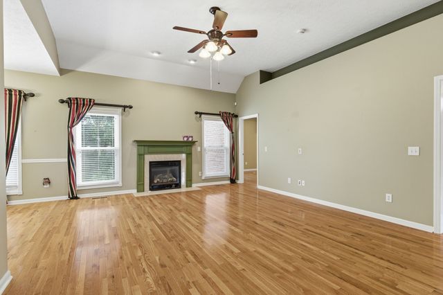 108 Strathmore Ct, Hendersonville, TN 37075