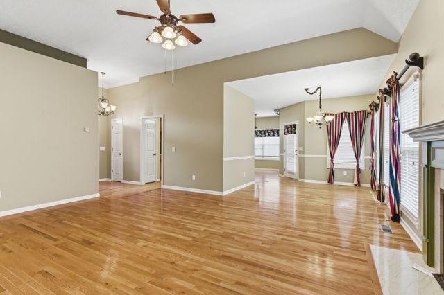 108 Strathmore Ct, Hendersonville, TN 37075