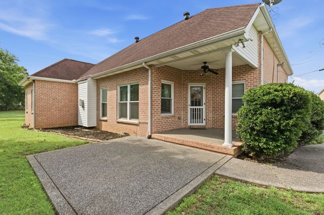 108 Strathmore Ct, Hendersonville, TN 37075