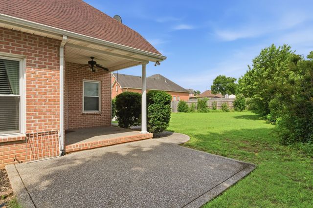 108 Strathmore Ct, Hendersonville, TN 37075