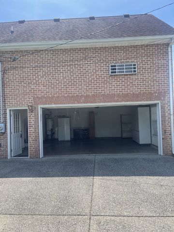 108 Strathmore Ct, Hendersonville, TN 37075
