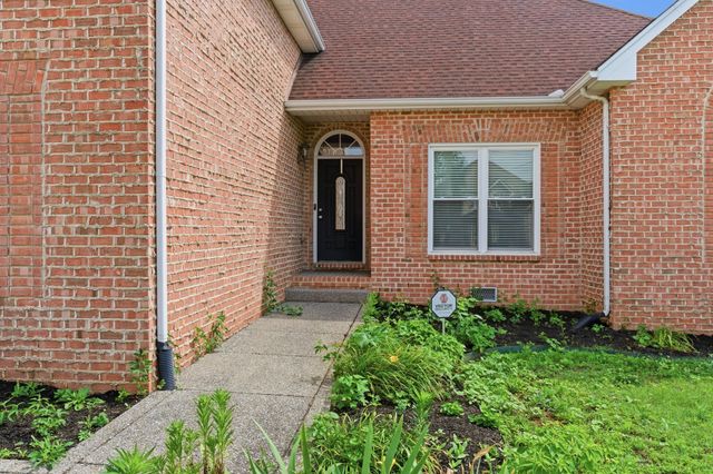 108 Strathmore Ct, Hendersonville, TN 37075