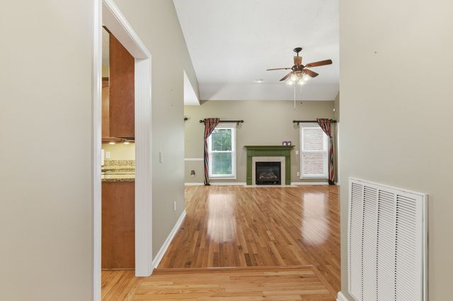 108 Strathmore Ct, Hendersonville, TN 37075
