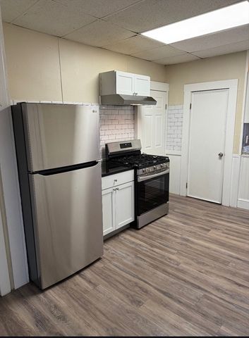 341 Lakeview Avenue 6, Lowell, MA 01850