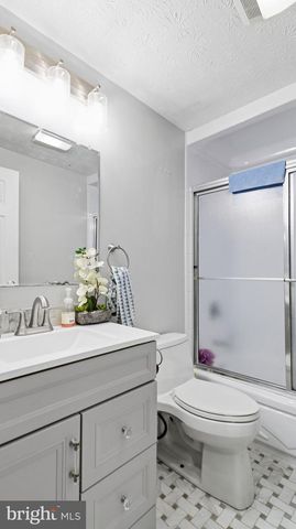 7418 TARFSIDE LN, Gaithersburg, MD 20879