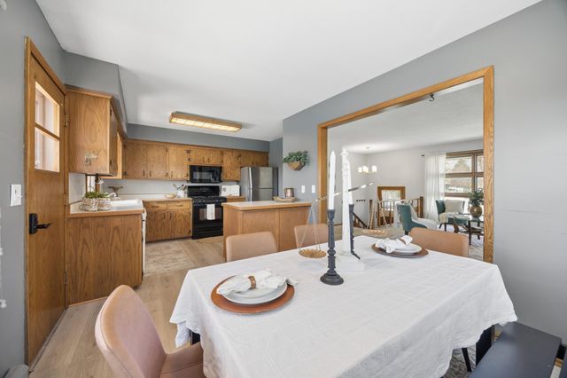 511 8th Street NW, Elk River, MN 55330