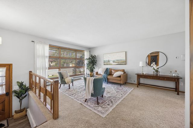 511 8th Street NW, Elk River, MN 55330