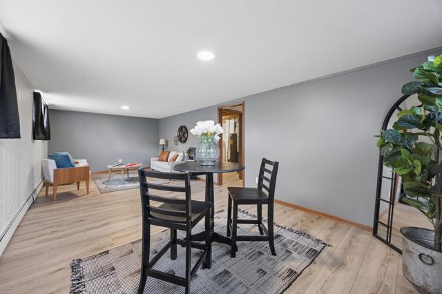 511 8th Street NW, Elk River, MN 55330
