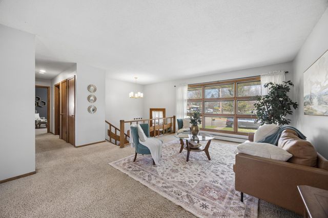 511 8th Street NW, Elk River, MN 55330