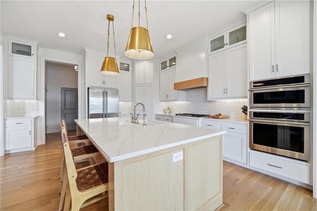 12209 W 157th Terrace, Overland Park, KS 66221
