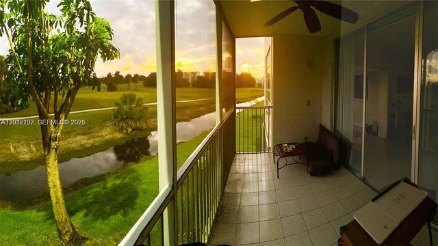 3051 S Palm Aire Dr 201, Pompano Beach, FL 33069