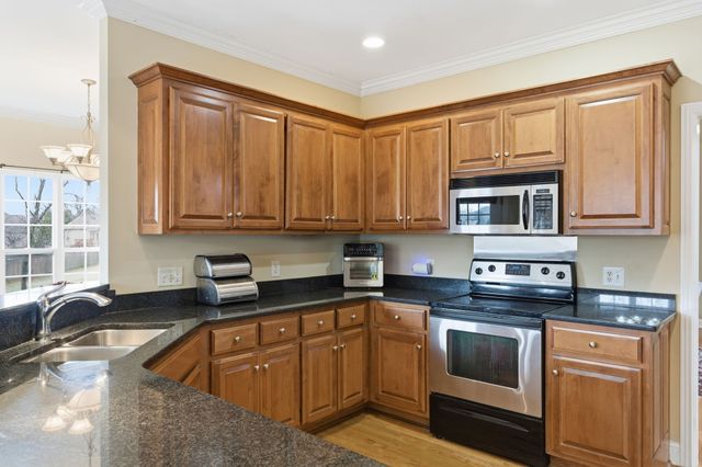 2002 Brenthaven Dr, Mount Juliet, TN 37122