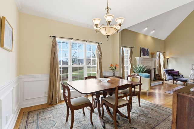 2002 Brenthaven Dr, Mount Juliet, TN 37122