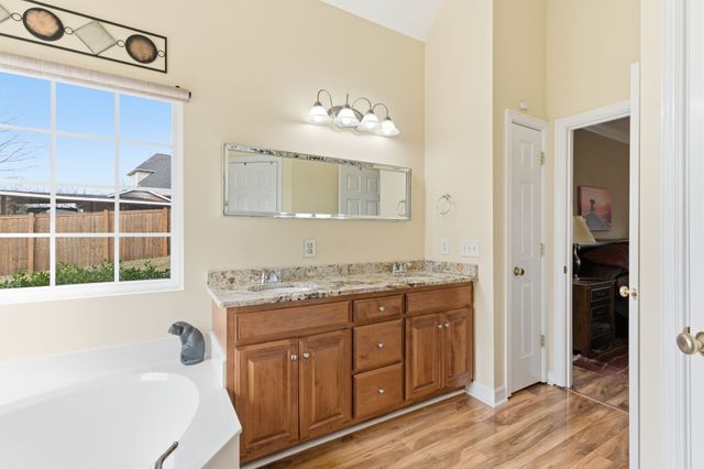 2002 Brenthaven Dr, Mount Juliet, TN 37122