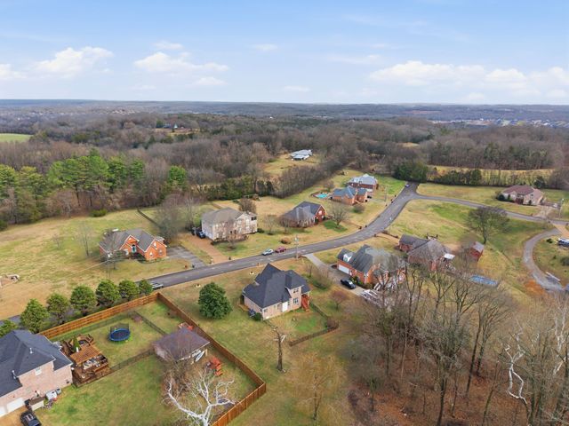 2002 Brenthaven Dr, Mount Juliet, TN 37122