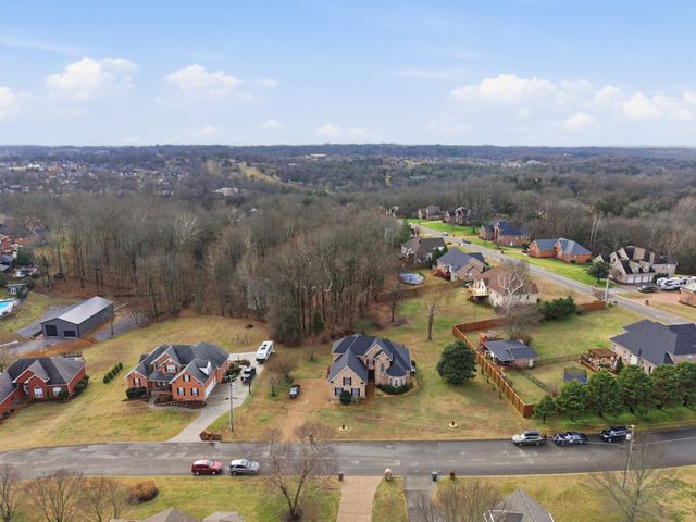 2002 Brenthaven Dr, Mount Juliet, TN 37122
