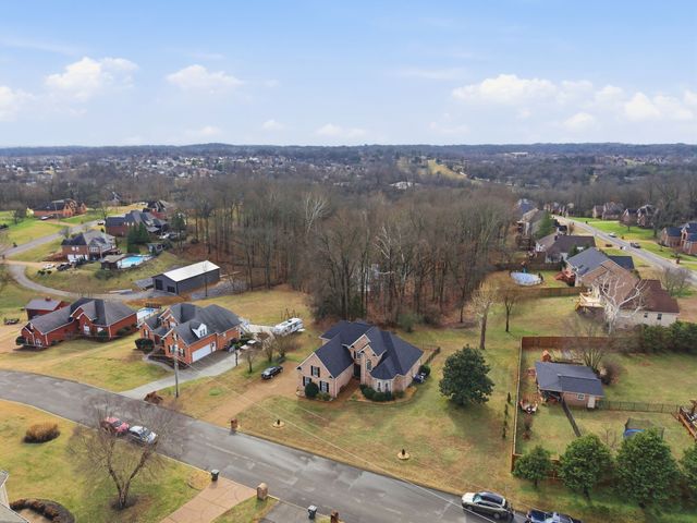 2002 Brenthaven Dr, Mount Juliet, TN 37122