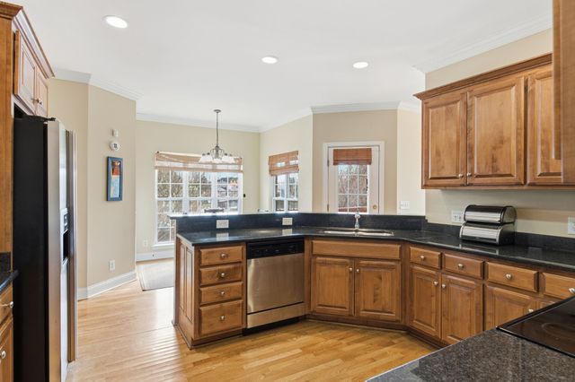 2002 Brenthaven Dr, Mount Juliet, TN 37122