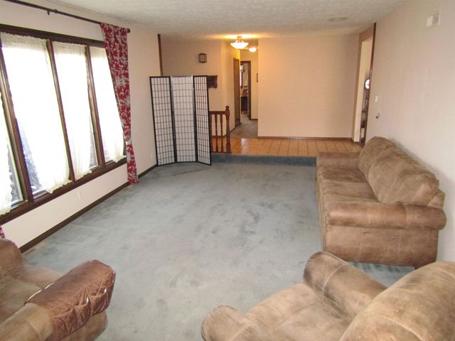 712 Colonial Ct., Salina, KS 67401