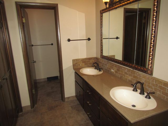 712 Colonial Ct., Salina, KS 67401