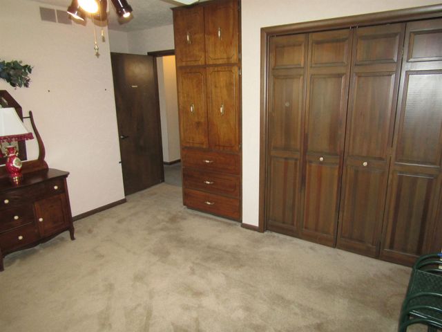 712 Colonial Ct., Salina, KS 67401