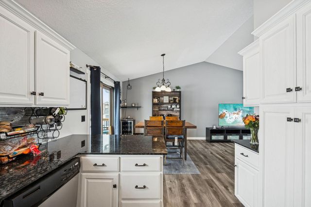 818 Cologne Lane, Waverly, MN 55390