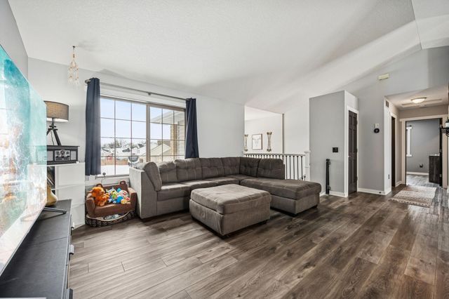 818 Cologne Lane, Waverly, MN 55390