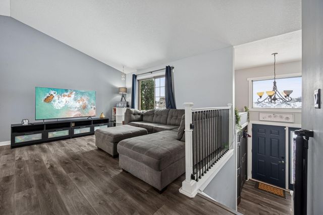 818 Cologne Lane, Waverly, MN 55390