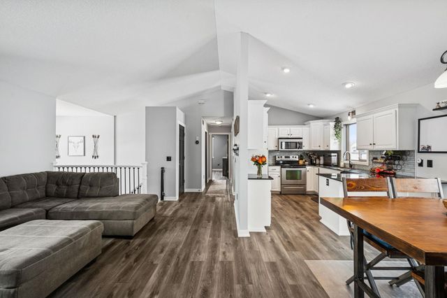 818 Cologne Lane, Waverly, MN 55390