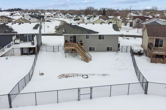 818 Cologne Lane, Waverly, MN 55390