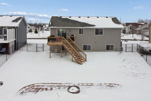 818 Cologne Lane, Waverly, MN 55390