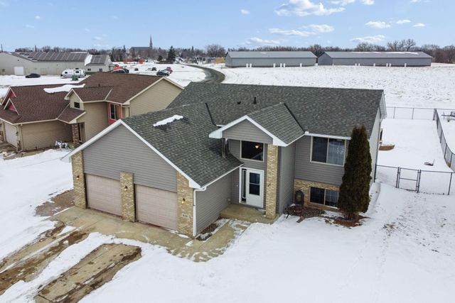 818 Cologne Lane, Waverly, MN 55390