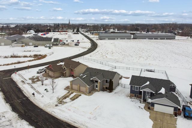 818 Cologne Lane, Waverly, MN 55390