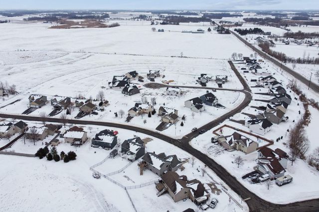 818 Cologne Lane, Waverly, MN 55390