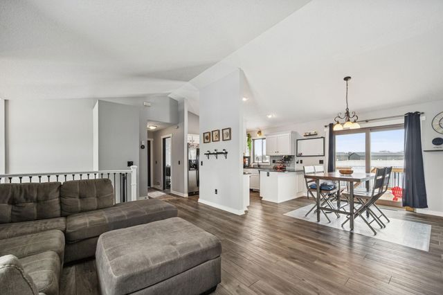 818 Cologne Lane, Waverly, MN 55390