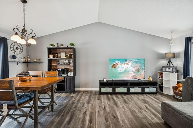 818 Cologne Lane, Waverly, MN 55390