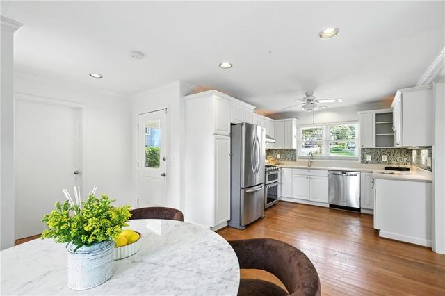 2569 Ridgewood Terrace NW, Atlanta, GA 30318