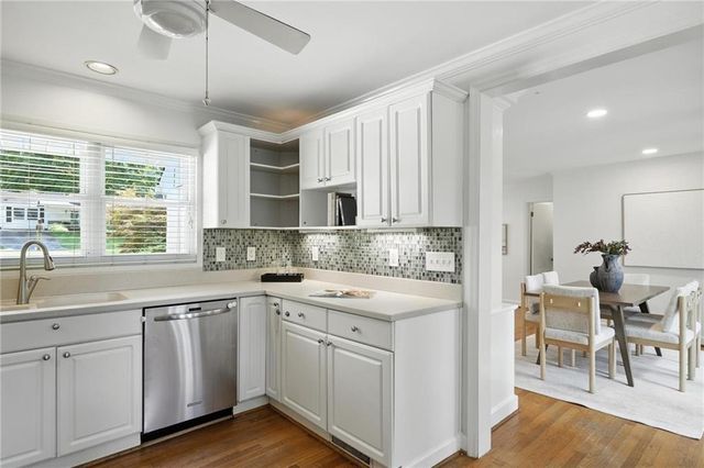 2569 Ridgewood Terrace NW, Atlanta, GA 30318