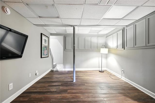 2569 Ridgewood Terrace NW, Atlanta, GA 30318