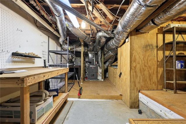 2569 Ridgewood Terrace NW, Atlanta, GA 30318