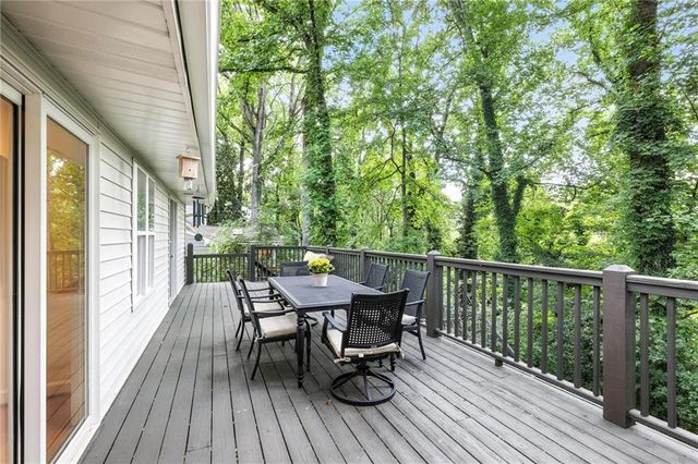 2569 Ridgewood Terrace NW, Atlanta, GA 30318