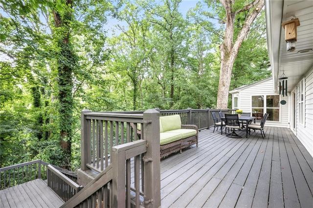 2569 Ridgewood Terrace NW, Atlanta, GA 30318