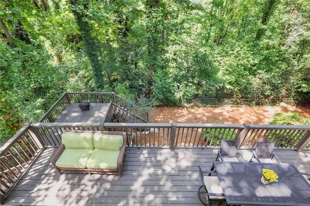 2569 Ridgewood Terrace NW, Atlanta, GA 30318