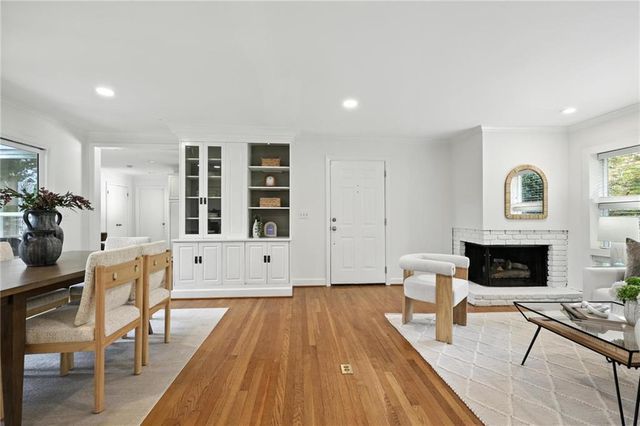 2569 Ridgewood Terrace NW, Atlanta, GA 30318