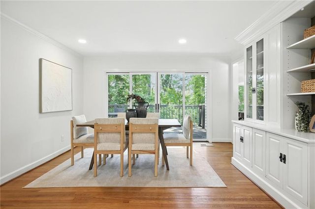 2569 Ridgewood Terrace NW, Atlanta, GA 30318