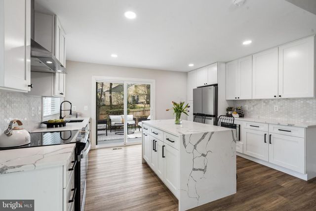 218 PENNY LN, Sterling, VA 20164