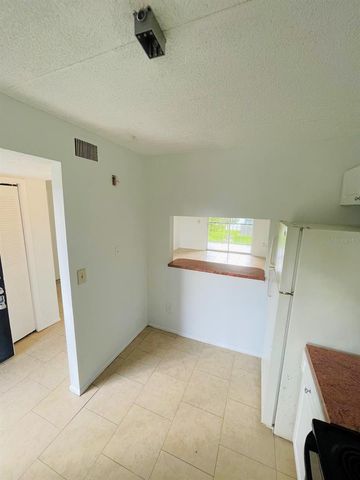 2846 SOMERSET PARK DRIVE 203, Tampa, FL 33613