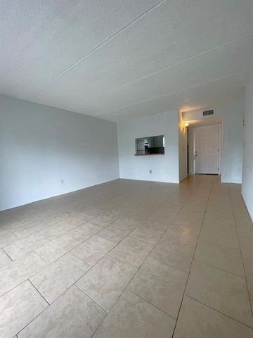 2846 SOMERSET PARK DRIVE 203, Tampa, FL 33613