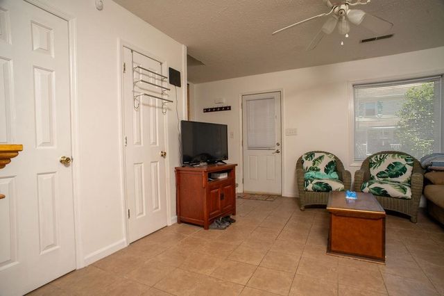 403 2nd Ave N Apt F, Myrtle Beach, SC 29577